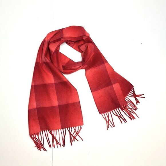 NWOT Amicale Cashmere Ombre Grid Red Scarf 70x12 inches - Picture 2 of 8